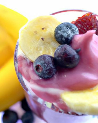 Berry Bliss: A Refreshing Banana-Free Smoothie Delight
