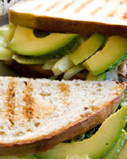 Creamy Chicken Avocado Sandwich: A Flavorful Easy Recipe