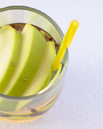 Refresh and Reboot: The Benefits of Apple Cinnamon Detox Water